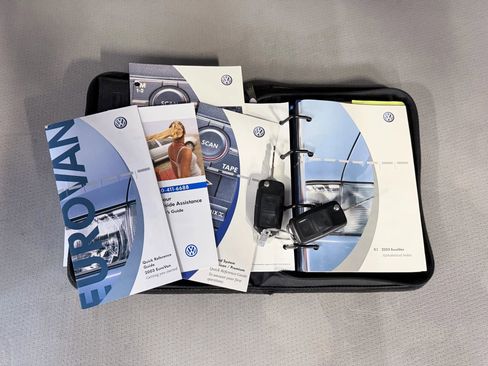 Used 2003 Volkswagen Eurovan MV image 23