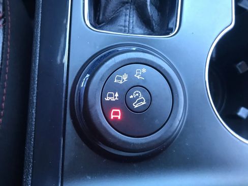 Used 2018 Ford Explorer XLT w/ Equipment Group 202A image 31