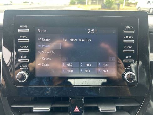Used 2022 Toyota Camry LE FWD image 12