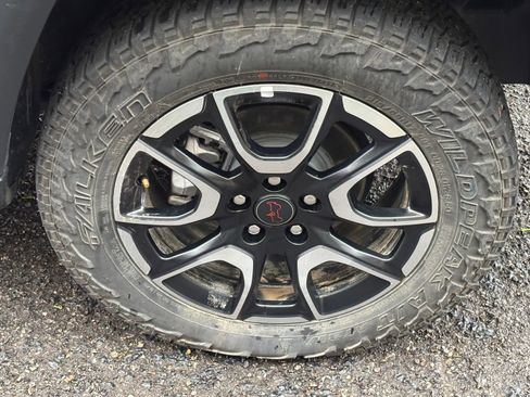 Used 2025 Jeep Compass Trailhawk AWD/4WD image 29
