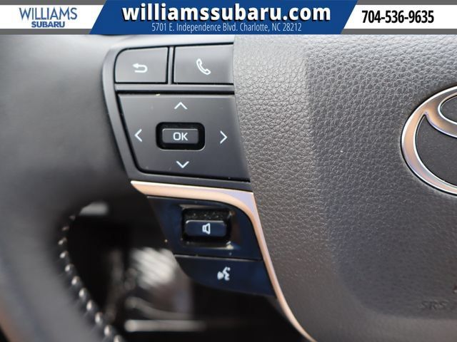 Used 2025 Toyota Crown Signia AWD/4WD image 18