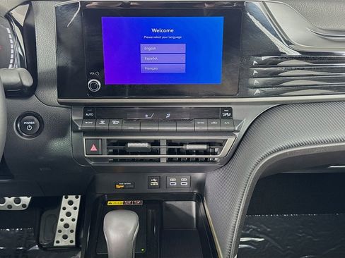 Used 2025 Toyota Camry SE image 38