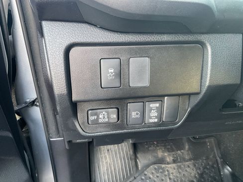 Used 2020 Toyota Tacoma TRD Sport w/ Technology Package image 30