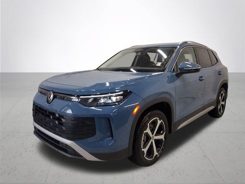 New 2026 Volkswagen Tiguan SE AWD/4WD image 2
