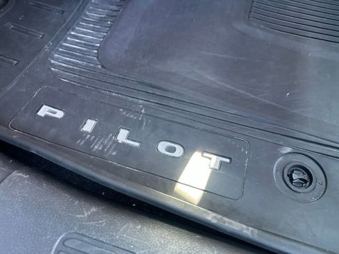 Used 2023 Honda Pilot Touring image 17