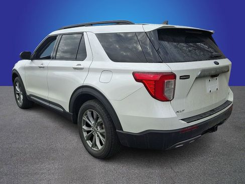 Used 2022 Ford Explorer XLT w/ Equipment Group 202A AWD/4WD image 6