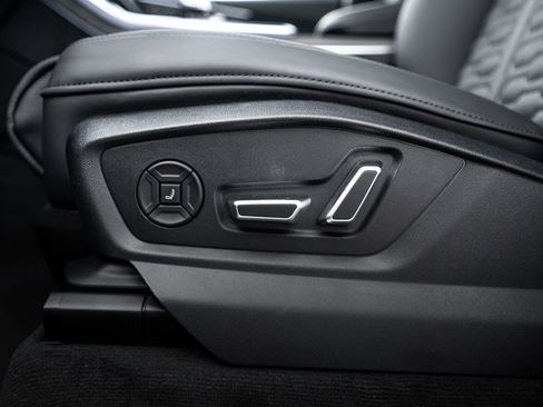 New 2026 Audi RS Q8 performance image 16