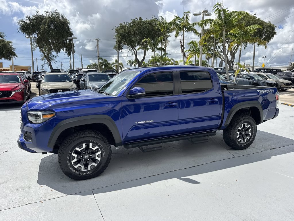 Used 2023 Toyota Tacoma TRD Off-Road w/ TRD Premium Off Road Package AWD/4WD image 10