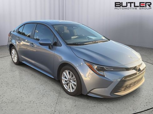 Certified 2023 Toyota Corolla LE w/ LE Convenience Package FWD image 8