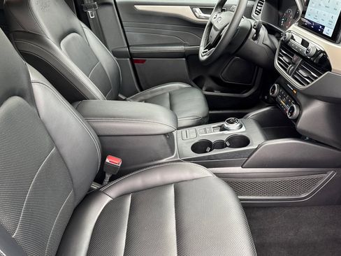 Certified 2022 Ford Escape SEL image 17