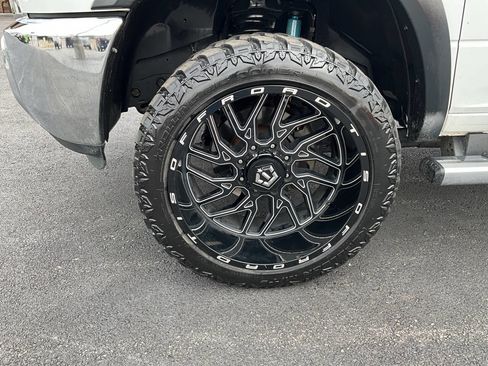 Used 2018 RAM 2500 Tradesman w/ Chrome Appearance Group image 14