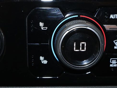 Used 2022 Chevrolet Silverado 1500 LT image 4