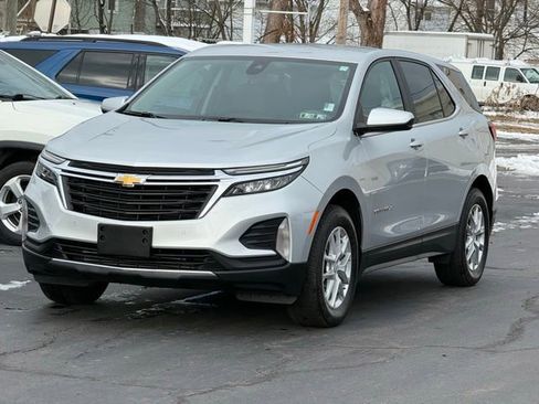 Used 2022 Chevrolet Equinox LT image 3