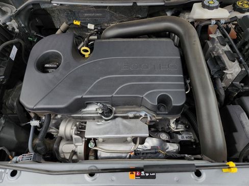 Used 2023 Chevrolet Equinox Premier image 36