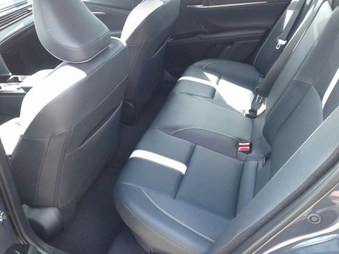 Used 2025 Toyota Camry SE w/ Convenience Package image 12