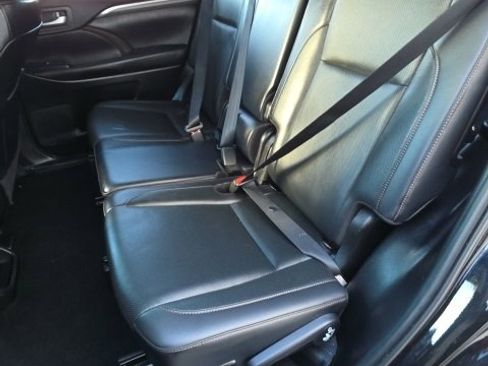 Used 2019 Toyota Highlander Limited w/ Carpet Mat Package (TMS) image 15