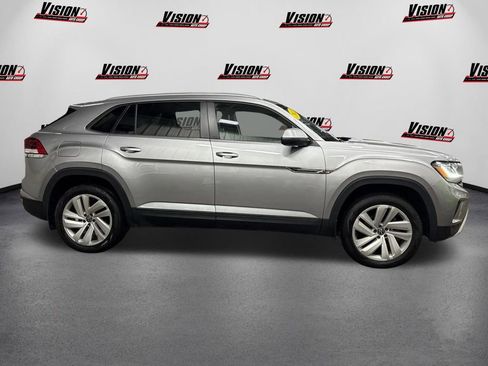 Used 2022 Volkswagen Atlas Cross Sport SE image 4