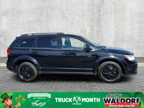 Used 2018 Dodge Journey SE w/ Connectivity Group image 2
