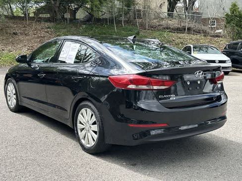 Used 2017 Hyundai Elantra SE image 20