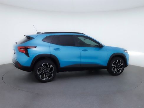 Used 2025 Chevrolet Trax RS w/ Driver Confidence Package image 8