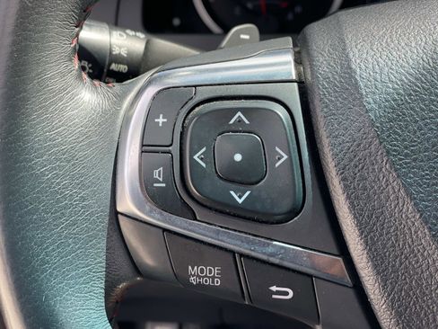 Used 2017 Toyota Camry XSE w/ Moonroof Package image 5