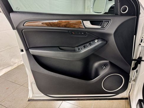 Used 2017 Audi Q5 2.0T Premium Plus w/ Technology Package image 15