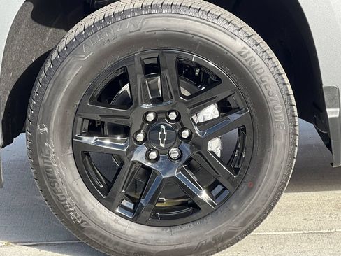 New 2026 Chevrolet Silverado 1500 Custom w/ LPO, Dark Essentials Package AWD/4WD image 24