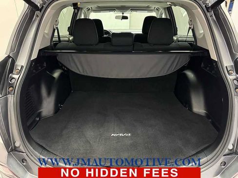 Used 2016 Toyota RAV4 XLE AWD/4WD image 17