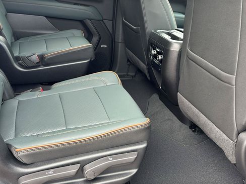 New 2026 GMC Yukon XL AT4 w/ AT4 Premium Package AWD/4WD image 24