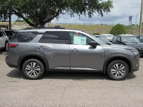 New 2026 Nissan Pathfinder SL FWD image 2