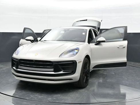 Used 2022 Porsche Macan GTS AWD/4WD image 44
