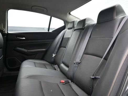 Used 2020 Nissan Altima 2.5 SR FWD image 11