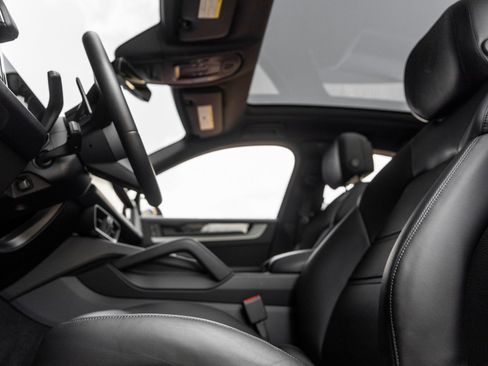 Certified 2025 Porsche Cayenne S AWD/4WD image 24