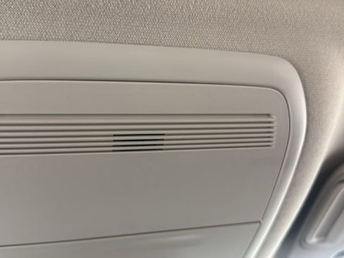 Used 2022 MAZDA MAZDA3 s image 26