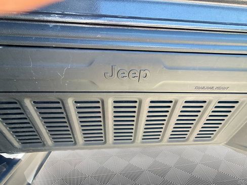 Used 2023 Jeep Wrangler Unlimited Sahara w/ Cold Weather Group image 31