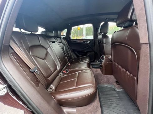Used 2017 Porsche Macan Turbo AWD/4WD image 15