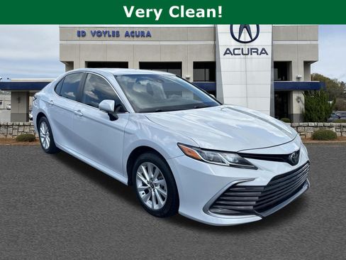 Used 2024 Toyota Camry LE w/ Convenience Package FWD image 3