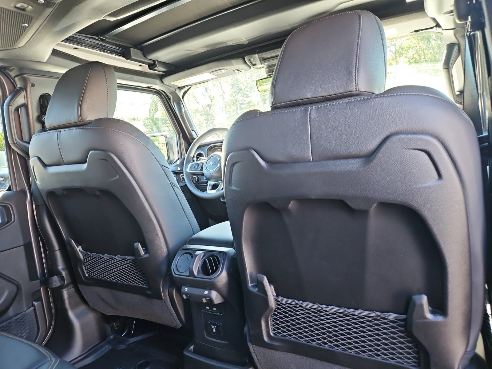 New 2027 Jeep Wrangler Unlimited Sahara AWD/4WD image 18