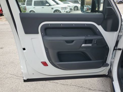 Certified 2025 Land Rover Defender 90 S image 20