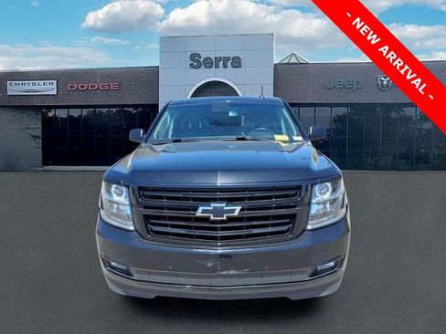 Used 2018 Chevrolet Suburban Premier w/ RST Edition AWD/4WD image 2