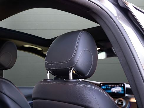 Used 2022 Mercedes-Benz GLC 300 4MATIC image 70