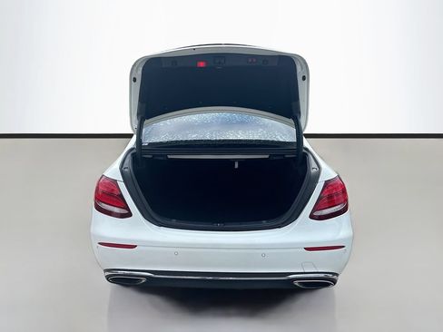 Used 2018 Mercedes-Benz E 300 image 9