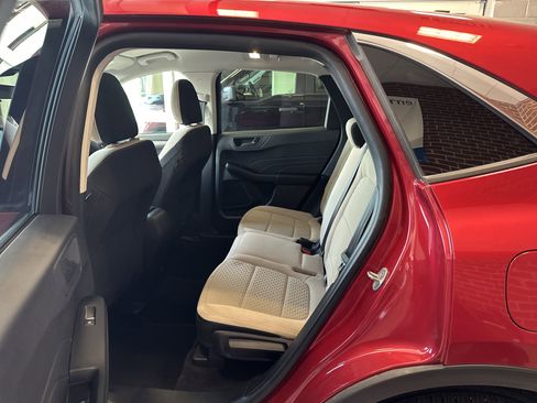 Used 2022 Ford Escape SE image 7