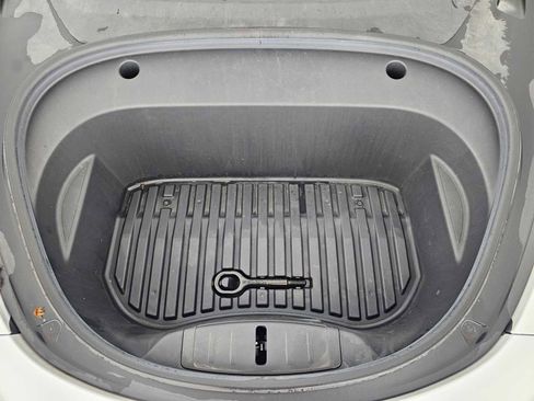 Used 2022 Tesla Model 3 Standard Range image 23