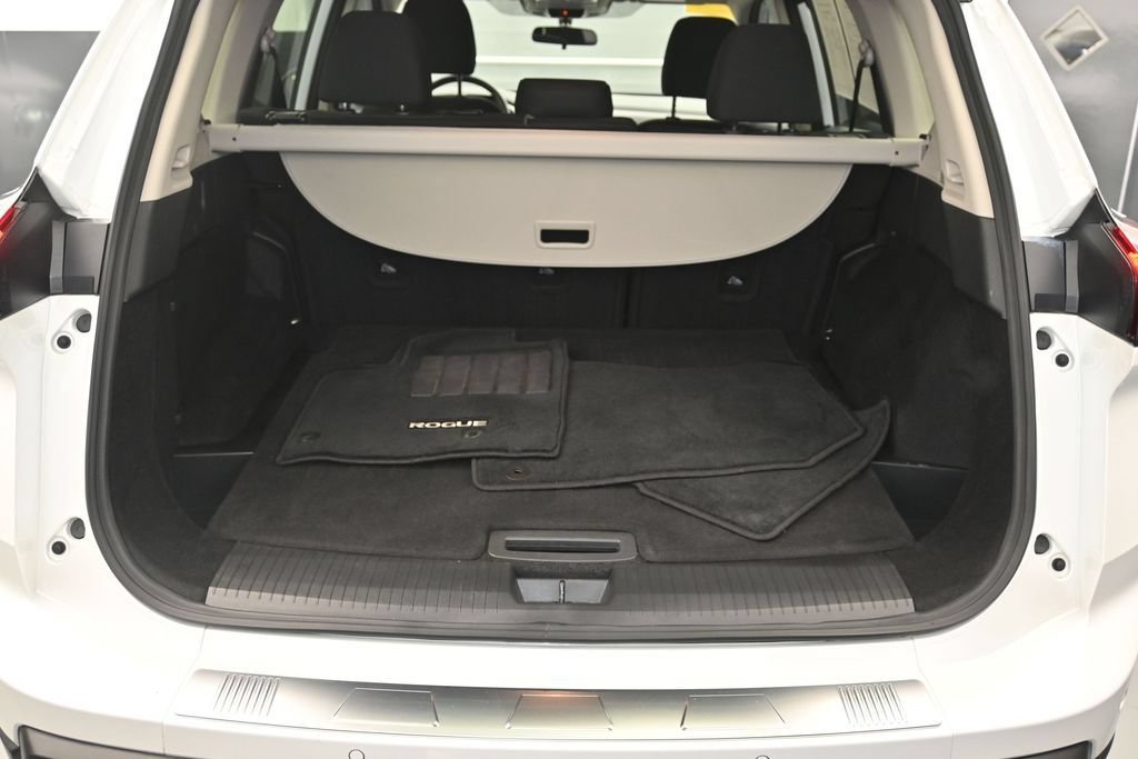 Certified 2026 Nissan Rogue SV AWD/4WD image 19