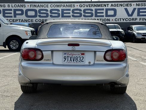 Used 2003 MAZDA MX-5 Miata LS image 8