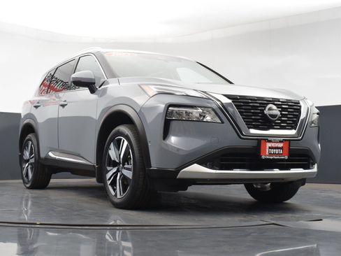 Used 2022 Nissan Rogue Platinum w/ Head-Up Display Package image 41