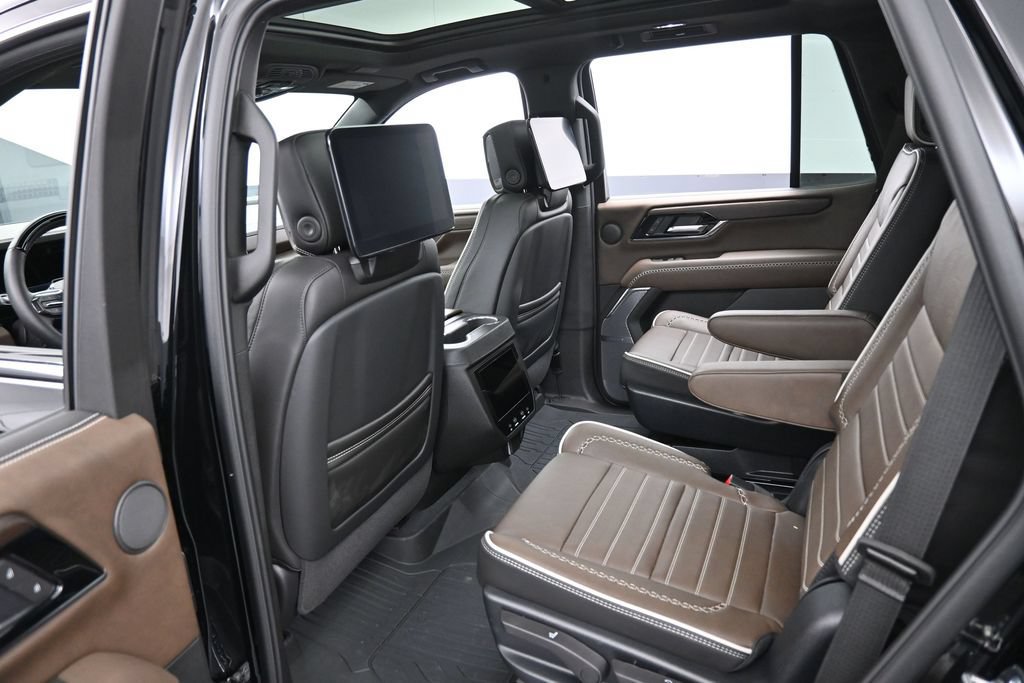 Used 2026 GMC Yukon Denali Ultimate w/ LPO, Floor Liner Package AWD/4WD image 26