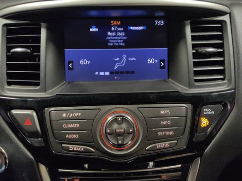 Used 2018 Nissan Pathfinder SV AWD/4WD image 25