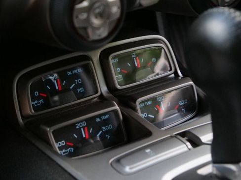 Used 2010 Chevrolet Camaro SS RWD image 22